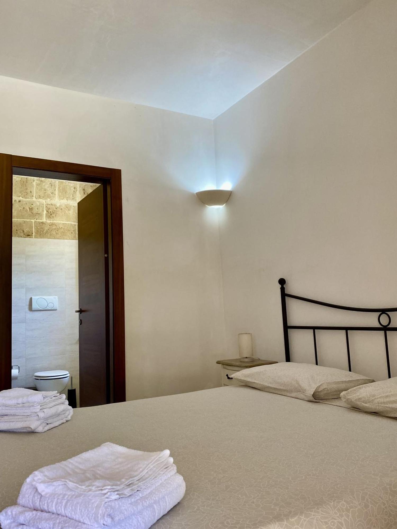 Le Stanze Di Ray - Salento Homes บอร์กาญเญ ภายนอก รูปภาพ