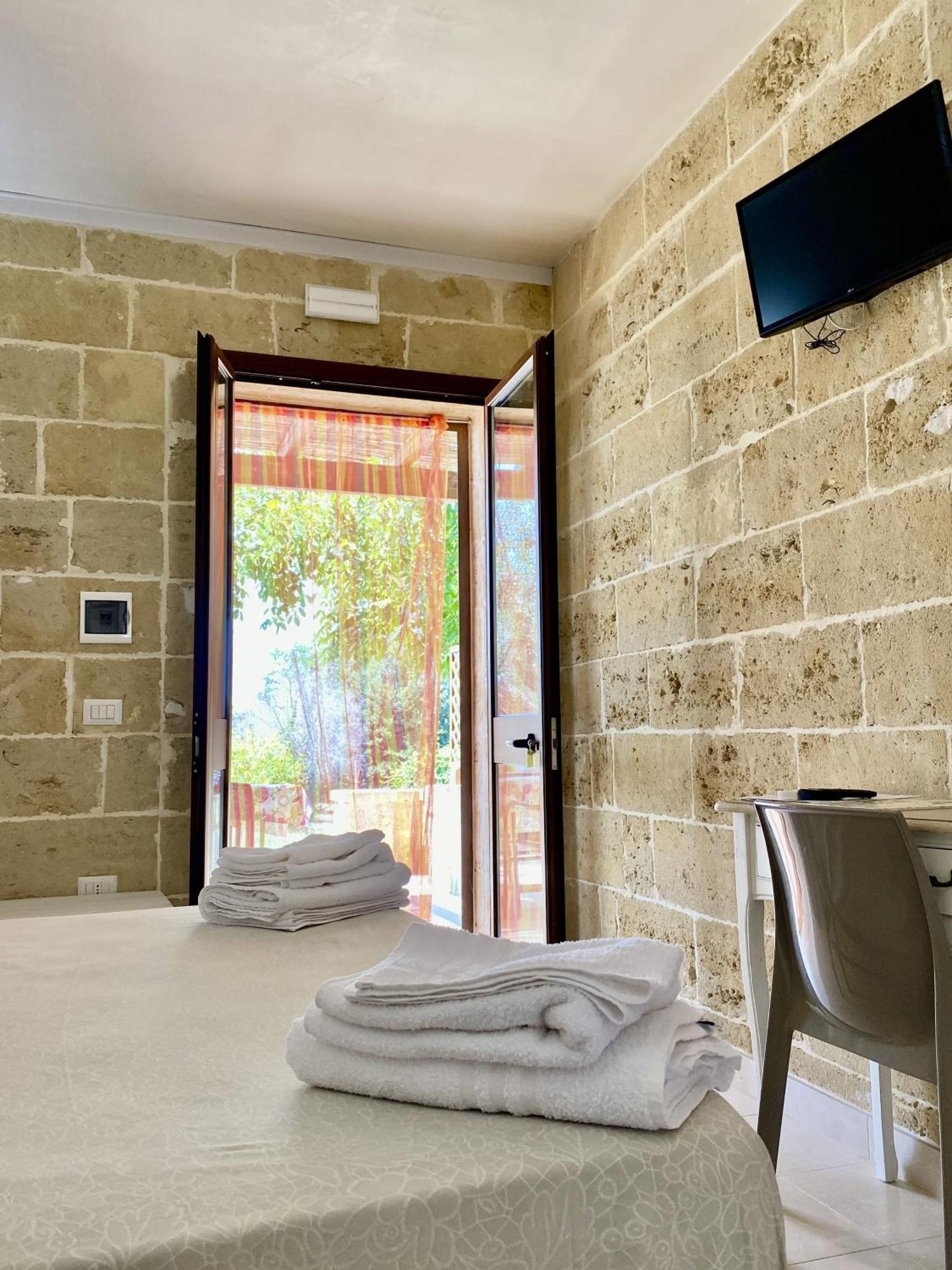 Le Stanze Di Ray - Salento Homes บอร์กาญเญ ภายนอก รูปภาพ